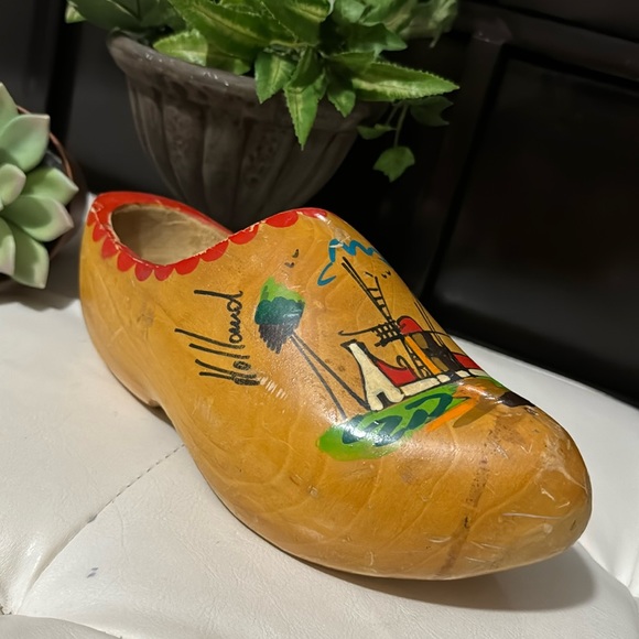 “Holland” Wooden Clog Collectible-Vintage with Wear - Picture 2 of 13
